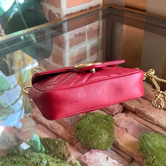 GUCCI GG Marmont Super Mini Red Chevron Leather Crossbody Bag - Picture 15 of 15